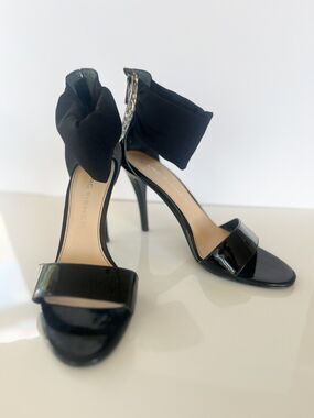 Marc Fisher Smores Black Patent Leather Stiletto Heels size 9